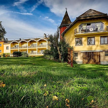 Hofgut Held Hotel Pruem Exterior photo