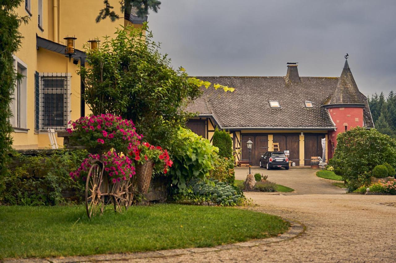 Hofgut Held Hotel Pruem Exterior photo